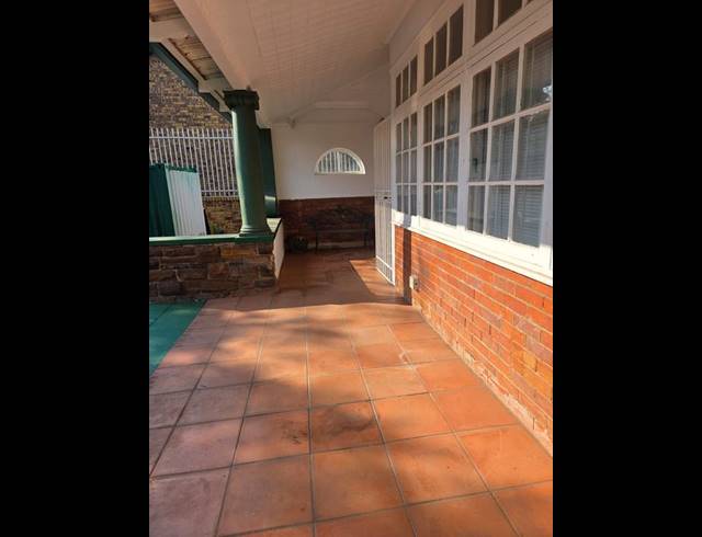 6 BEDROOM HOUSE FOR SALE IN HILLCREST